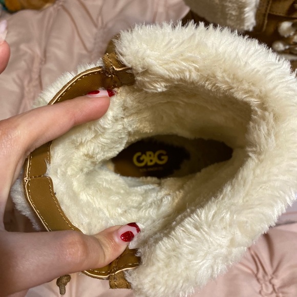 Guess Winter Booties - Picture 4 of 4